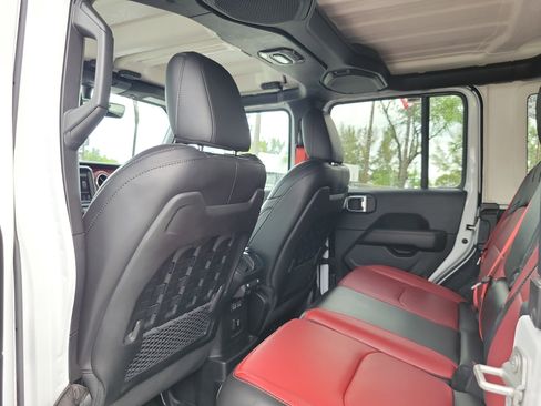 Used 2023 Jeep Wrangler Unlimited Rubicon 4xe image 13