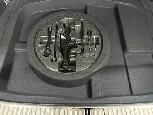 Used 2022 Genesis G90 5.0 Ultimate image 41