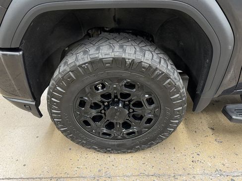 Used 2020 GMC Sierra 2500 AT4 w/ AT4 Premium Package AWD/4WD image 7