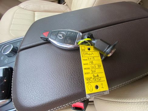 Used 2018 Mercedes-Benz GLE 350 4MATIC image 34