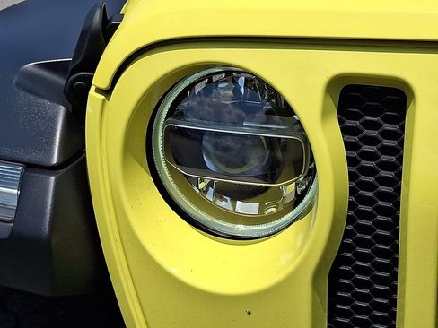 Used 2022 Jeep Wrangler Unlimited Sport AWD/4WD image 9