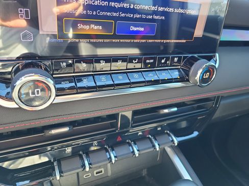 Used 2023 Chevrolet Colorado Z71 w/ Z71 Convenience Package 2 image 22