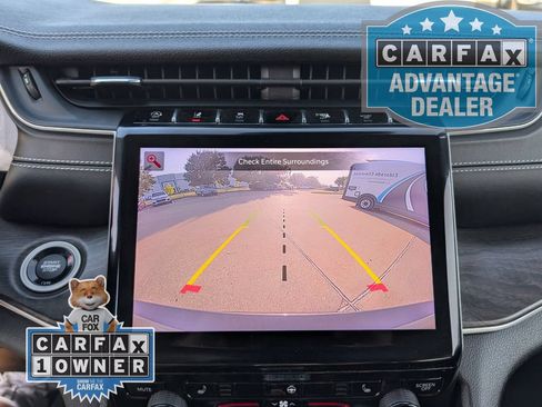 Used 2023 Jeep Grand Cherokee L Limited w/ Trailer Tow Group (B) RWD image 9
