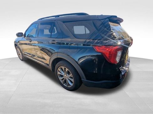 Used 2020 Ford Explorer XLT w/ Equipment Group 202A image 8