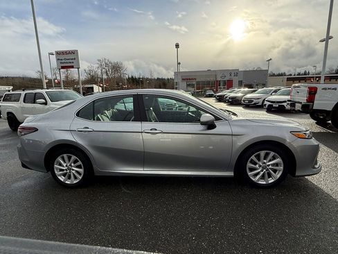 Used 2023 Toyota Camry LE image 8