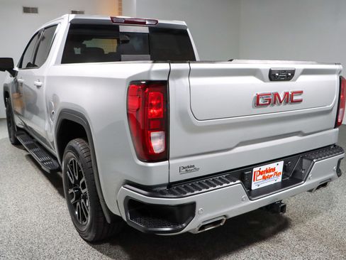Used 2022 GMC Sierra 1500 Elevation w/ Elevation Premium Package image 9