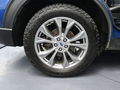 Used 2022 Ford Explorer XLT w/ Equipment Group 202A image 16