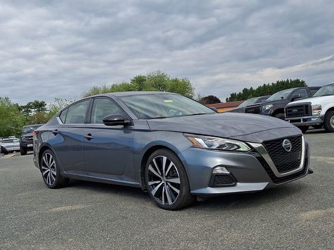Used 2021 Nissan Altima 2.5 SR w/ SR Premium Package FWD image 1