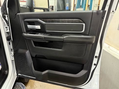 Used 2024 RAM 2500 Big Horn w/ Bed Utility Group image 13