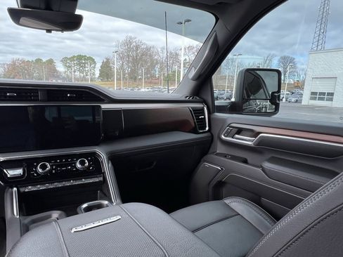 Certified 2024 GMC Sierra 2500 Denali w/ Technology Package image 19