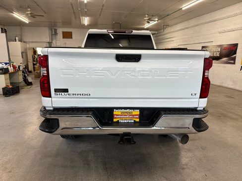 Used 2024 Chevrolet Silverado 2500 LT AWD/4WD image 3