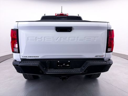 Used 2024 Chevrolet Colorado ZR2 w/ ZR2 Convenience Package III AWD/4WD image 18