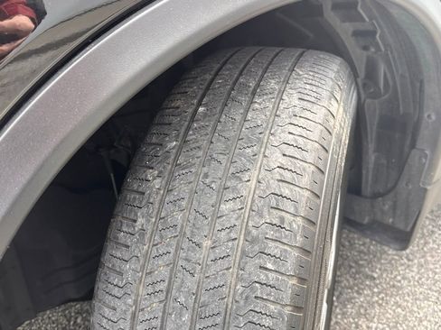 Used 2018 Nissan Rogue SV w/ Premium Package FWD image 9