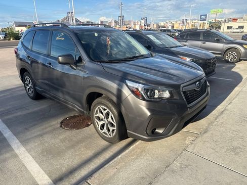 Used 2020 Subaru Forester Premium AWD/4WD image 12