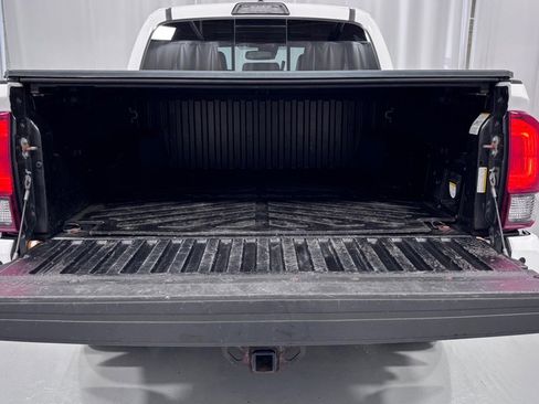 Used 2019 Toyota Tacoma TRD Sport AWD/4WD image 28