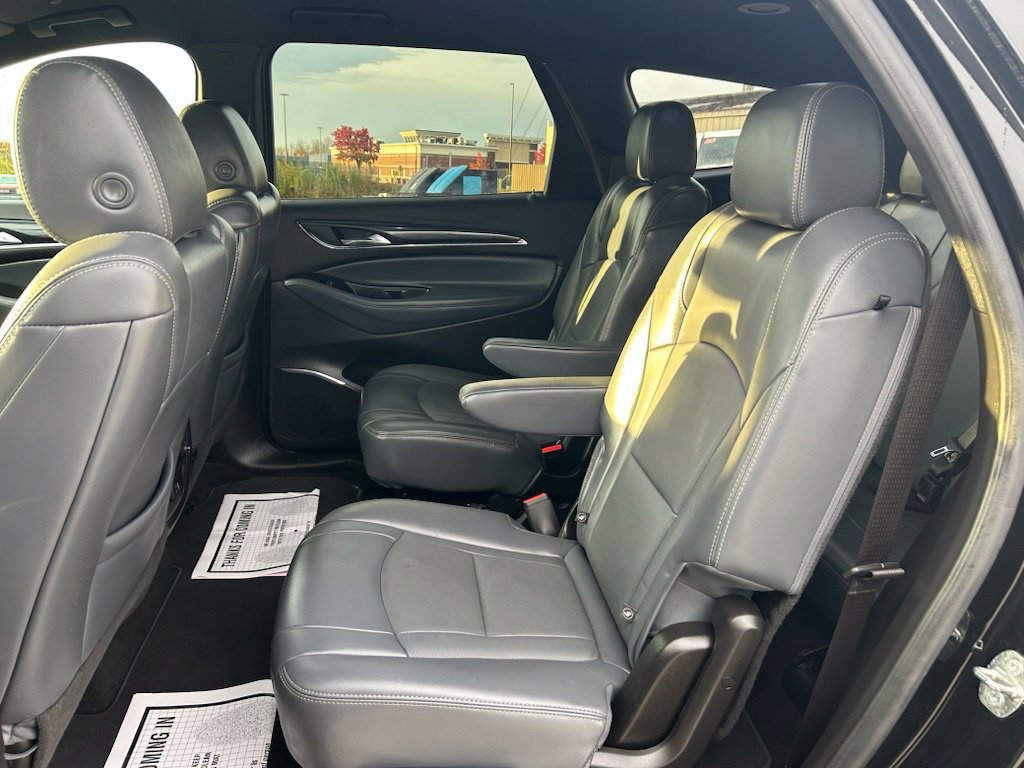 Used 2023 Buick Enclave Essence AWD/4WD image 18