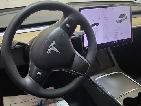 Used 2021 Tesla Model 3 Standard Range Plus RWD image 3
