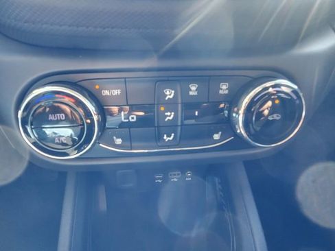 Used 2022 Chevrolet TrailBlazer LT w/ Convenience Package image 23