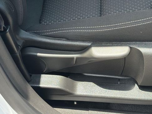 Used 2022 GMC Terrain SLE w/ Driver Convenience Package FWD image 30