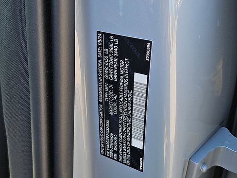 Certified 2025 Volvo XC90 B6 Plus w/ Protection Package Premier AWD/4WD image 27