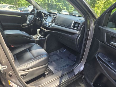 Used 2015 Toyota Highlander XLE AWD/4WD image 23