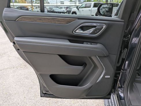 Used 2023 Chevrolet Tahoe Premier w/ Advanced Technology Package AWD/4WD image 26