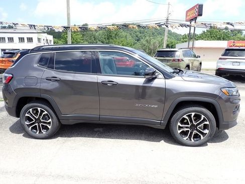Used 2022 Jeep Compass Limited AWD/4WD image 8