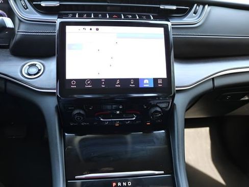 Used 2023 Jeep Grand Cherokee Limited image 21