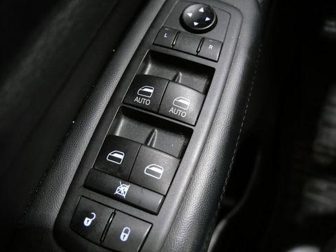 Used 2020 Jeep Grand Cherokee Altitude AWD/4WD image 13