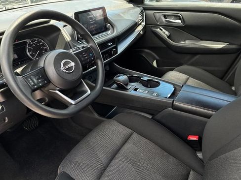 Used 2024 Nissan Rogue SV FWD image 11