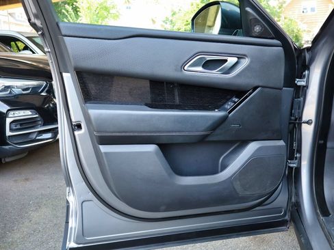 Used 2020 Land Rover Range Rover Velar S AWD/4WD image 53