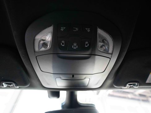 Used 2021 Chrysler Pacifica Touring-L w/ Uconnect Theater Family Group image 18