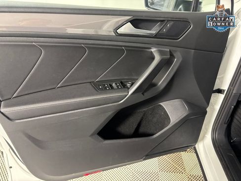 Used 2023 Volkswagen Tiguan SE w/ Panoramic Sunroof Package AWD/4WD image 12