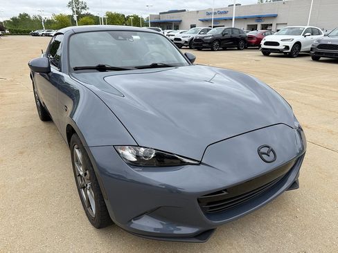 Used 2020 MAZDA MX-5 Miata RF Grand Touring RWD image 2