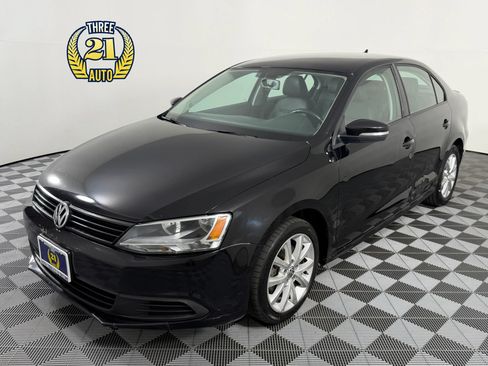 Used 2012 Volkswagen Jetta SE FWD image 1