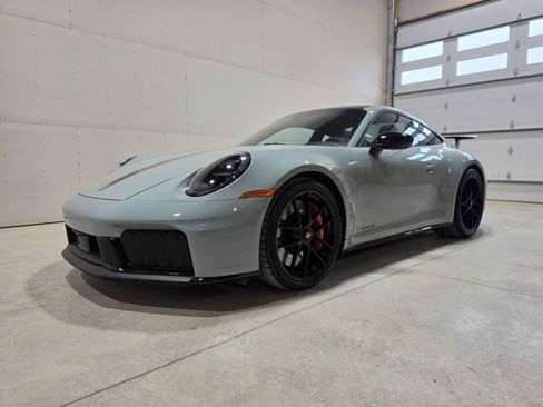 Used 2025 Porsche 911 Carrera 4 GTS AWD/4WD image 17