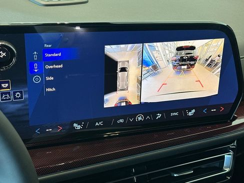 New 2026 Chevrolet Traverse Z71 w/ Enhanced Driving Package AWD/4WD image 21