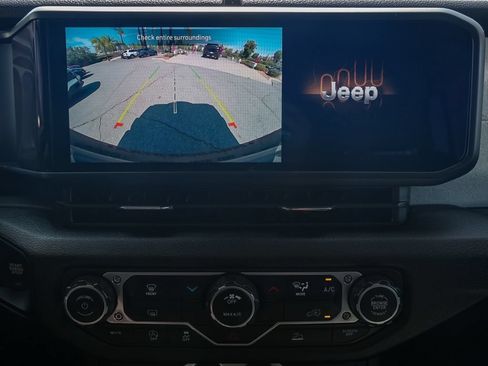 Used 2025 Jeep Wrangler Unlimited Sport AWD/4WD image 30
