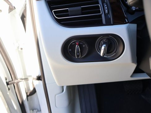 New 2026 Porsche Macan GTS image 33