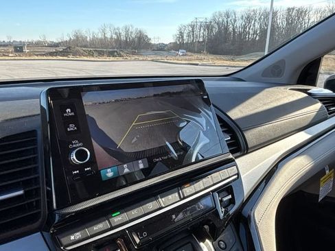 New 2026 Honda Odyssey Touring image 25