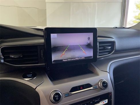 Used 2024 Ford Explorer XLT w/ Equipment Group 202A image 28