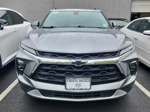 Used 2023 Chevrolet Blazer LT AWD/4WD image 2