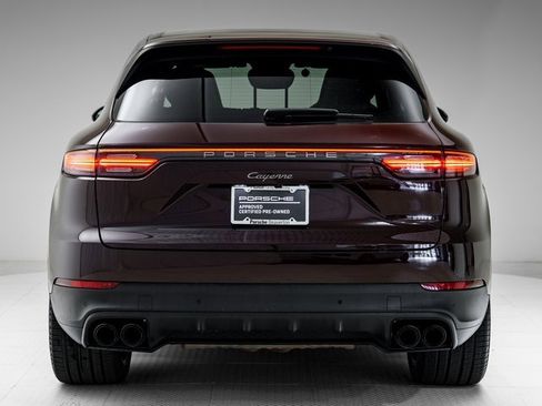Certified 2023 Porsche Cayenne Platinum Edition image 35