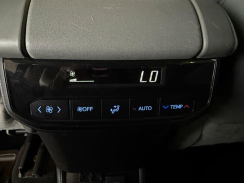 Used 2021 Toyota Highlander Limited AWD/4WD image 43