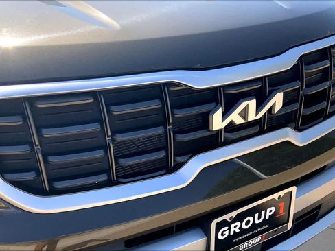 Certified 2025 Kia Telluride S FWD image 36