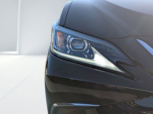 Used 2024 Lexus ES 350 w/ Premium Package image 8