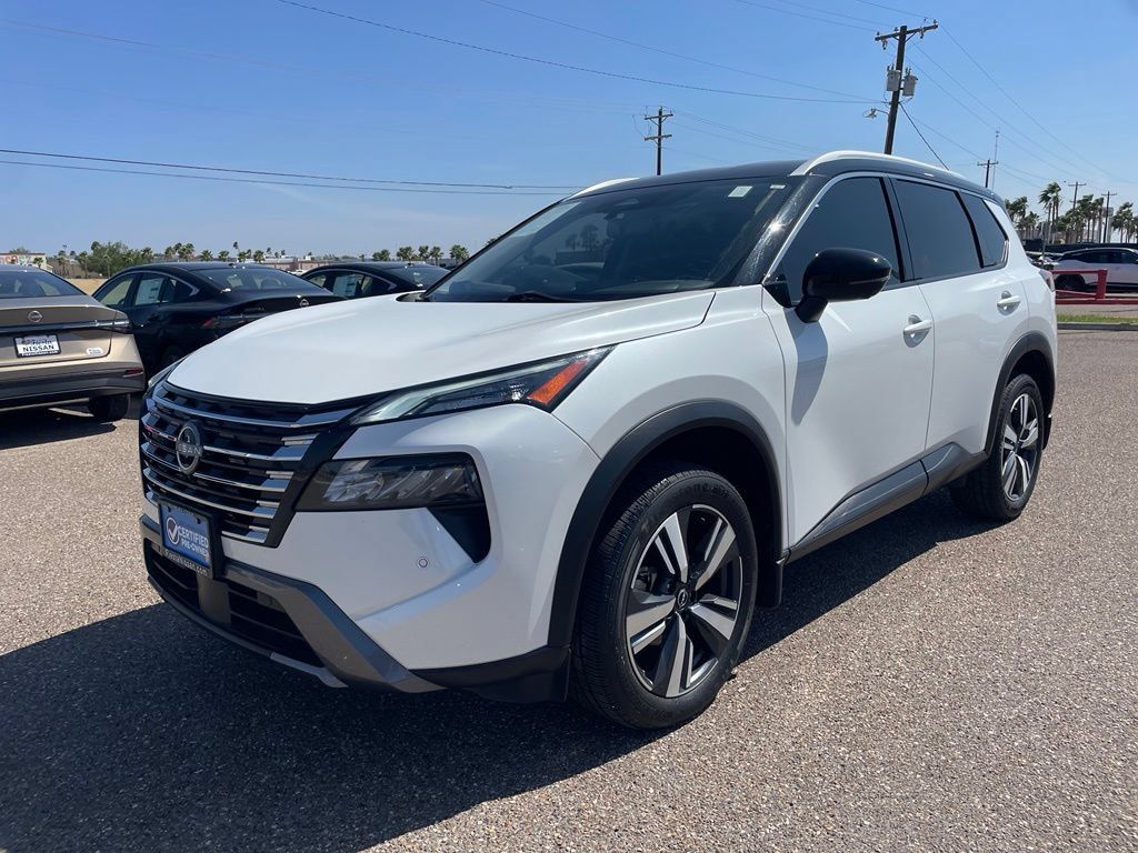 Certified 2024 Nissan Rogue SL FWD image 3