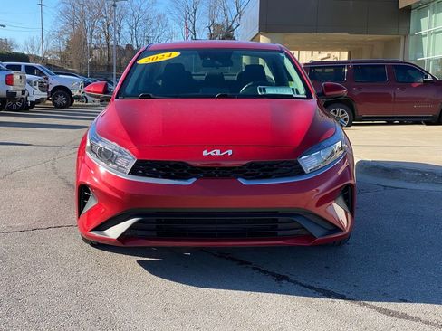 Used 2024 Kia Forte LXS image 2