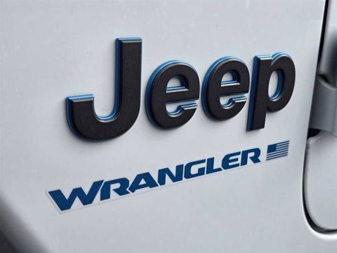 Used 2024 Jeep Wrangler Unlimited Rubicon 4xe AWD/4WD image 16