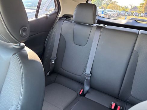 Used 2025 Buick Encore GX Preferred image 39